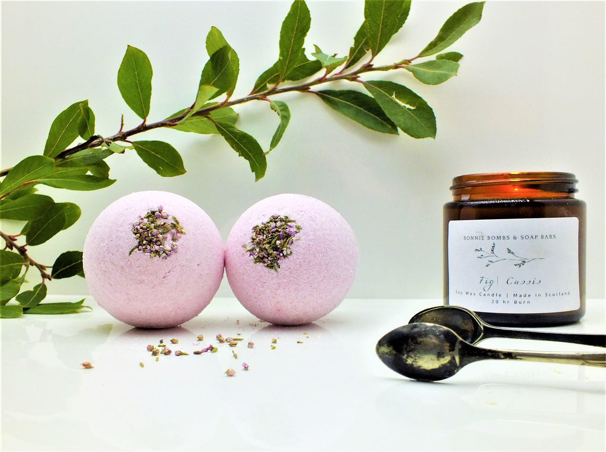 Beetroot & Heather flowers bath bomb - VirtuousWares:Global