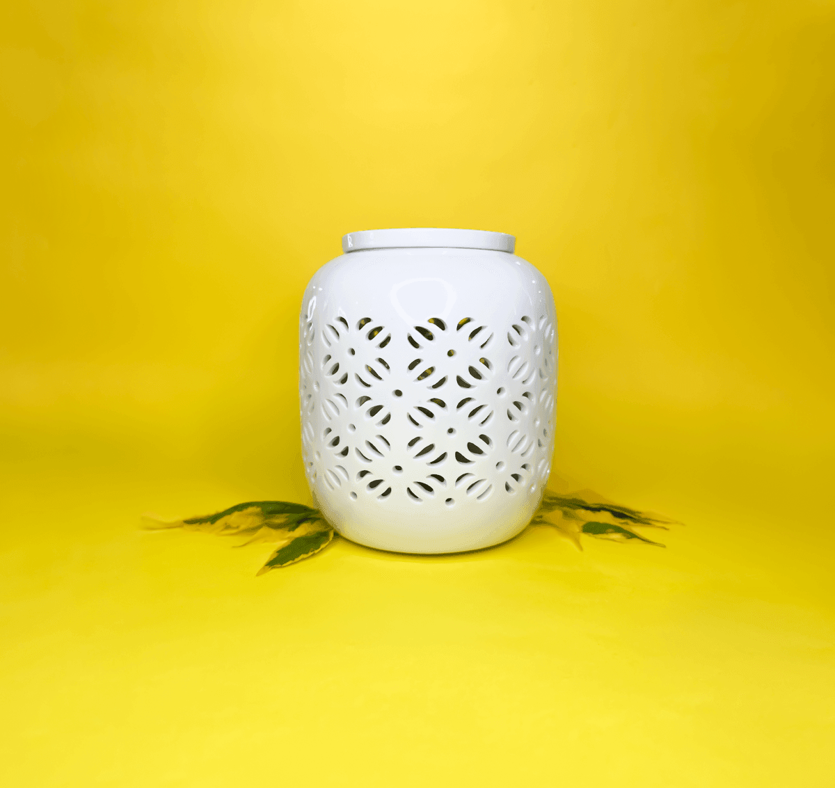 Oil Burner with 6 Scented Oils - VirtuousWares:Global