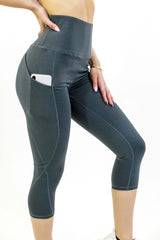 Seajoy Athletic High-Waisted Capri Leggings with Hip Pockets - VirtuousWares:Global