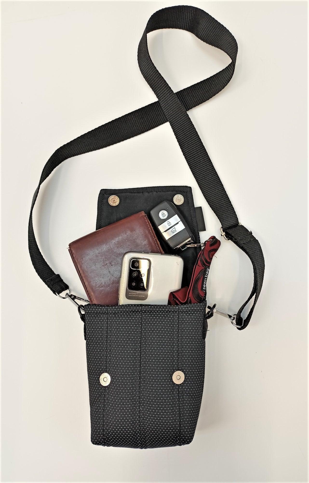 Stylish crossbody bag 17x11x7cm - VirtuousWares:Global